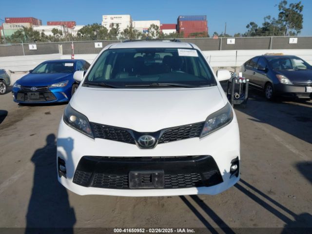 5TDXZ3DC9JS958563 Toyota Sienna Se 8 Passenger