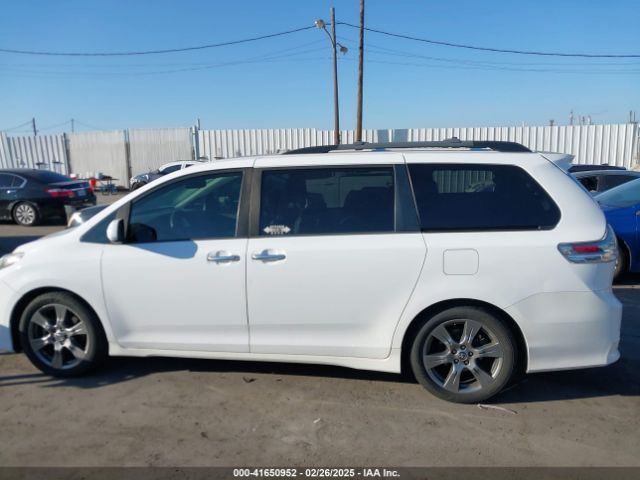 5TDXZ3DC9JS958563 Toyota Sienna Se 8 Passenger