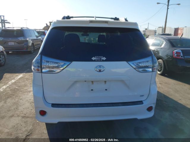 5TDXZ3DC9JS958563 Toyota Sienna Se 8 Passenger