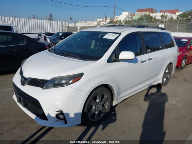 5TDXZ3DC9JS958563 Toyota Sienna Se 8 Passenger