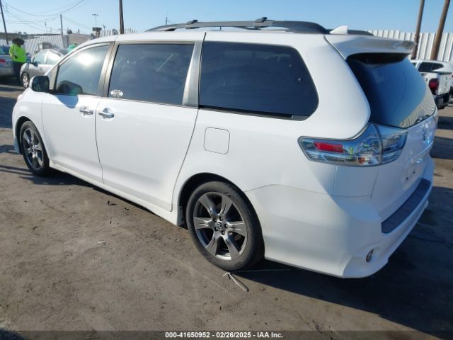 5TDXZ3DC9JS958563 Toyota Sienna Se 8 Passenger