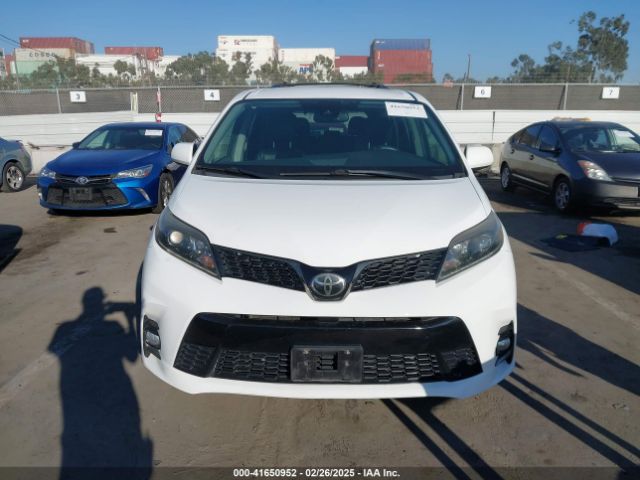 5TDXZ3DC9JS958563 Toyota Sienna Se 8 Passenger
