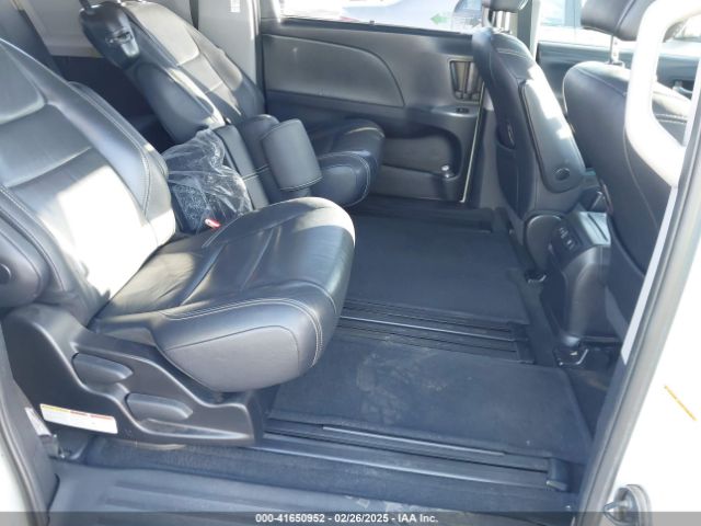5TDXZ3DC9JS958563 Toyota Sienna Se 8 Passenger