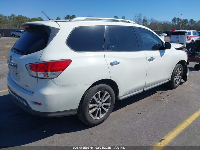 5N1AR2MM2GC643957 Nissan Pathfinder S