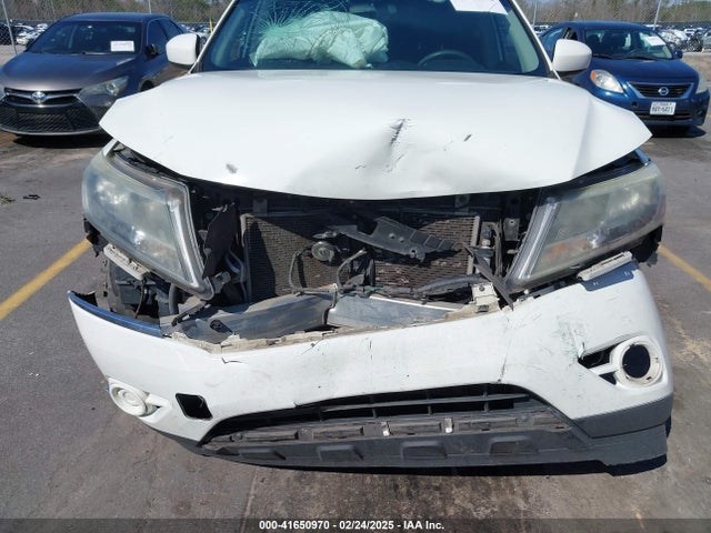 5N1AR2MM2GC643957 Nissan Pathfinder S