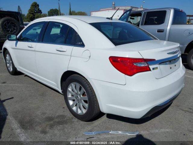 2013 CHRYSLER 200 1C3CCBBG1DN635381 Photo 2