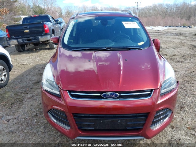 1FMCU9J9XGUC71696 Ford Escape Titanium