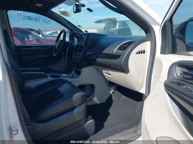 2C4RDGCG1JR249055 Dodge Grand Caravan Sxt