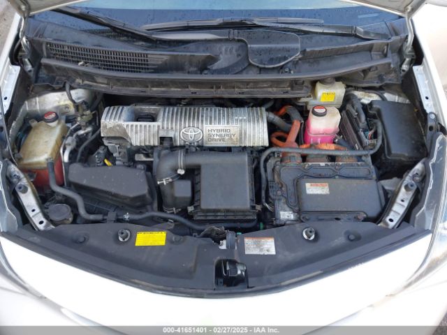 JTDZN3EU6FJ026238 Toyota PRIUS V