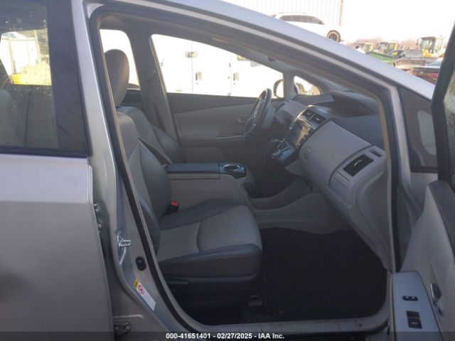 JTDZN3EU6FJ026238 Toyota PRIUS V
