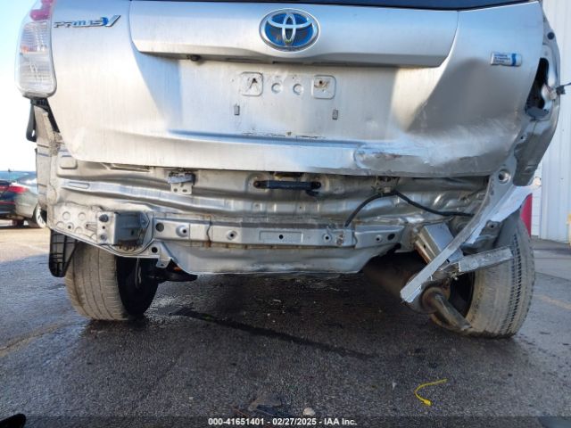 JTDZN3EU6FJ026238 Toyota PRIUS V