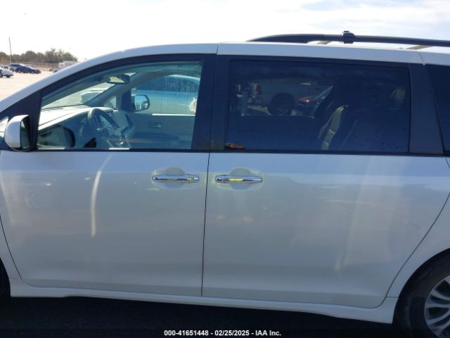 5TDYZ3DC1KS966808 Toyota Sienna Xle 8 Passenger