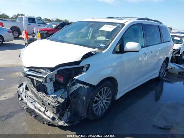 5TDYZ3DC1KS966808 Toyota Sienna Xle 8 Passenger