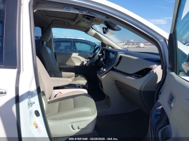 5TDYZ3DC1KS966808 Toyota Sienna Xle 8 Passenger