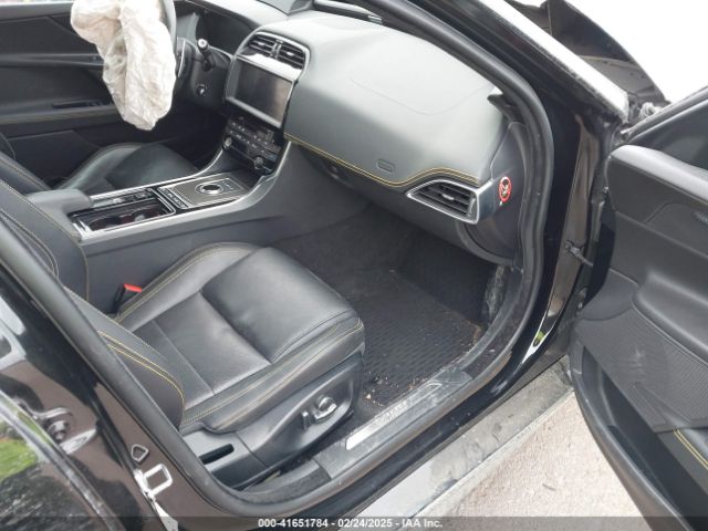 2019 JAGUAR XE SAJAP4GX5KCP47753 Photo 4