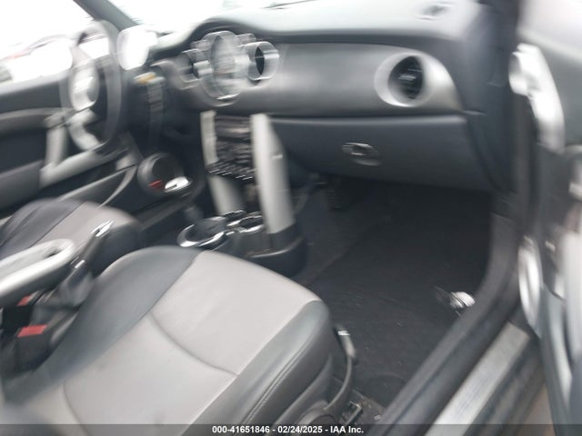 2007 MINI COOPER S WMWRH33527TJ43515 Photo 4