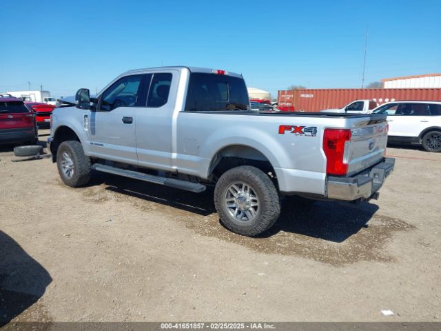 1FT7X2BT1KEE82125 Ford F-250 Xlt