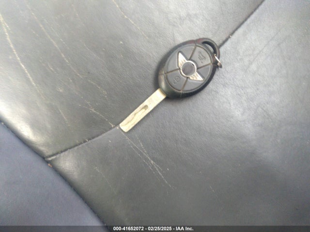2005 MINI COOPER S WMWRE33555TL14862 Photo 10