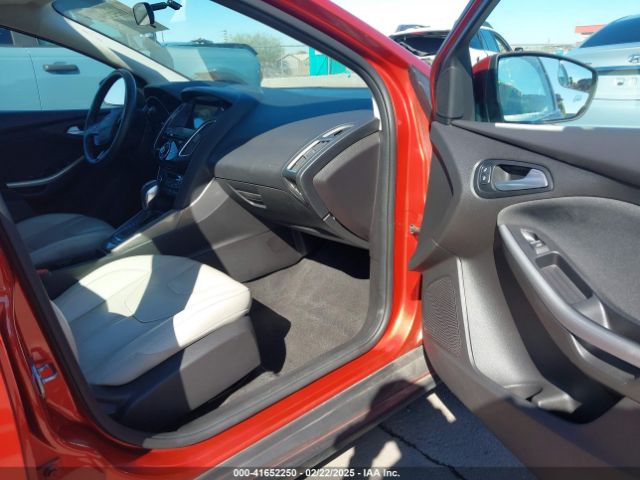 1FADP3N25JL273563 Ford Focus Titanium