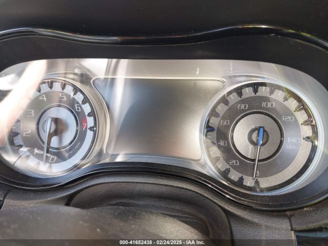 2019 CHRYSLER 300 2C3CCABG0KH539581 Photo 6