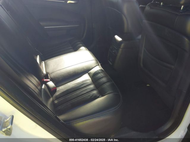 2019 CHRYSLER 300 2C3CCABG0KH539581 Photo 7
