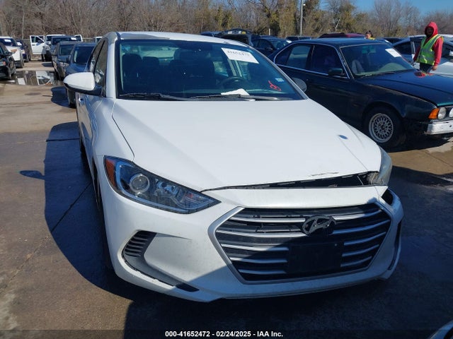 Hyundai ELANTRA SE 2018 5NPD74LF9JH397927 Image 12