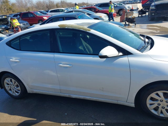 Hyundai ELANTRA SE 2018 5NPD74LF9JH397927 Image 13