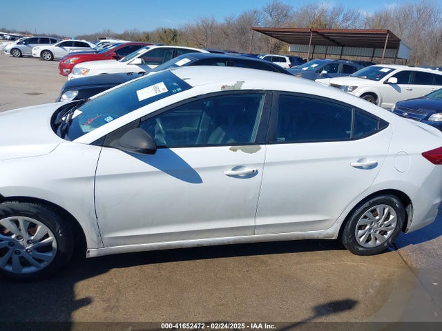 Hyundai ELANTRA SE 2018 5NPD74LF9JH397927 Image 14