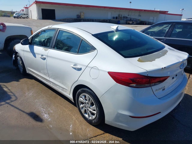 Hyundai ELANTRA SE 2018 5NPD74LF9JH397927 Image 3