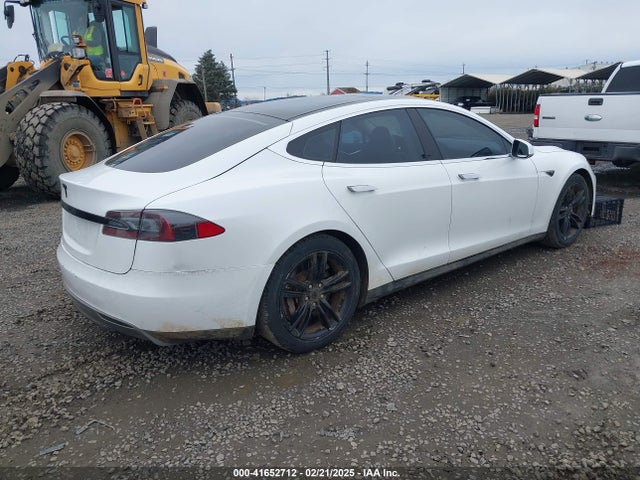 2013 TESLA MODEL S 5YJSA1CG3DFP16662 Photo 3