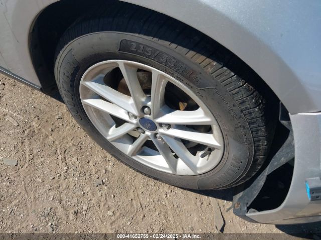 1FADP3F25GL240781 Ford FOCUS SE