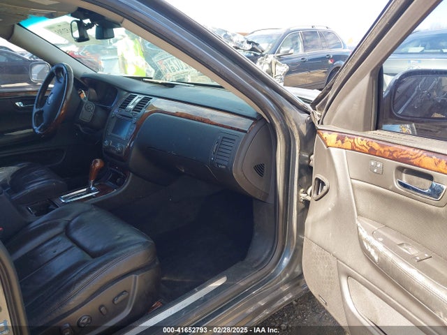 2011 CADILLAC DTS 1G6KH5E68BU124852 Photo 4