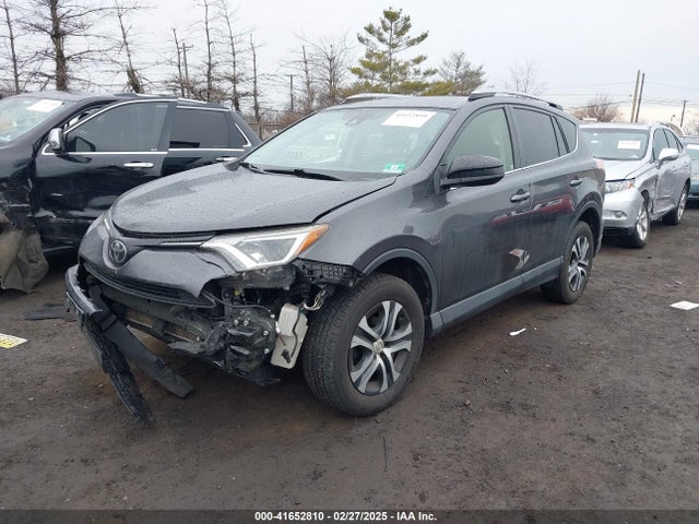 JTMBFREV0JJ223957 Toyota RAV4 LE