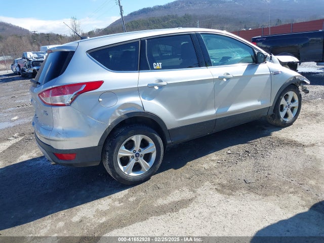 1FMCU9G9XEUA22965 Ford ESCAPE SE