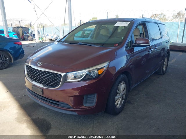 KIA SEDONA LX 2016 KNDMB5C17G6123833 Image 2