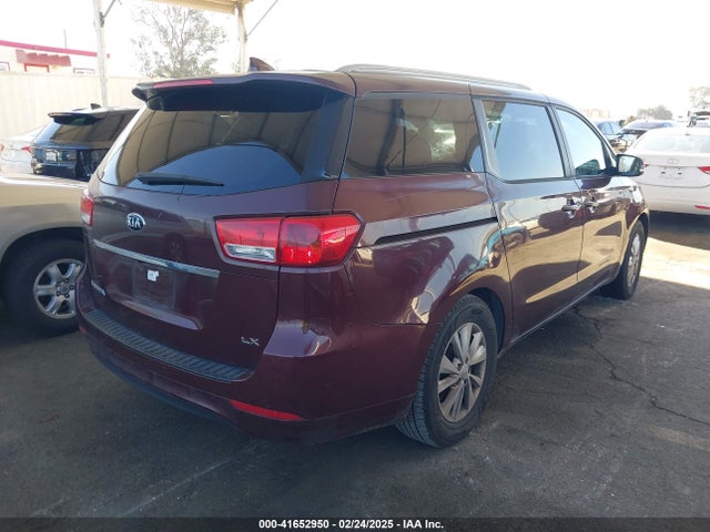 KIA SEDONA LX 2016 KNDMB5C17G6123833 Image 4