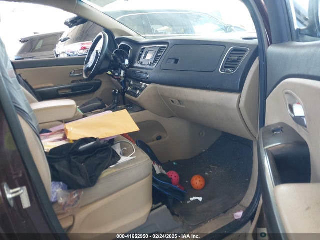 KIA SEDONA LX 2016 KNDMB5C17G6123833 Image 5