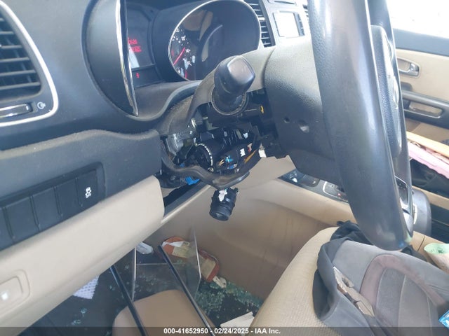 KIA SEDONA LX 2016 KNDMB5C17G6123833 Image 6
