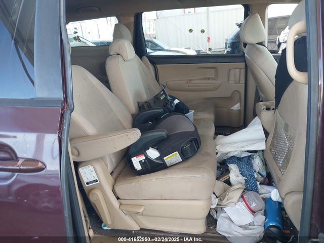 KIA SEDONA LX 2016 KNDMB5C17G6123833 Image 8