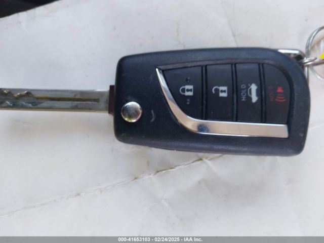 4T1B11HK8JU023307 Toyota CAMRY SE