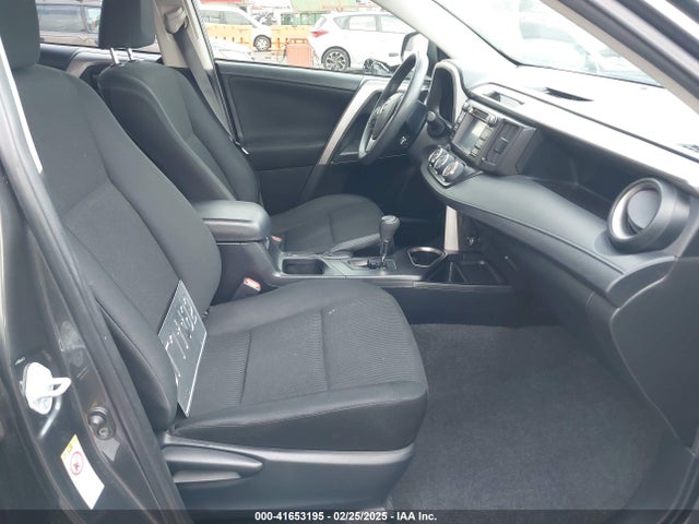 JTMZFREV3HJ113123 Toyota RAV4 LE