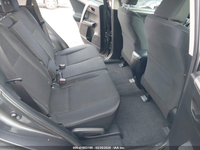 JTMZFREV3HJ113123 Toyota RAV4 LE