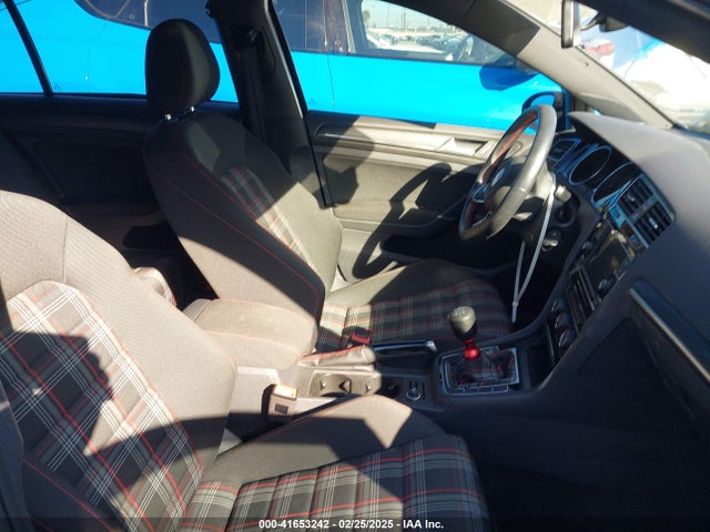 3VW547AU0JM280728 Volkswagen Golf GTI