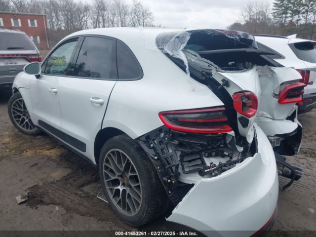 2018 PORSCHE MACAN WP1AA2A56JLB18768 Photo 2