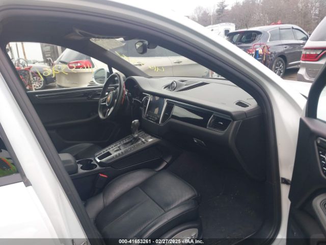 2018 PORSCHE MACAN WP1AA2A56JLB18768 Photo 4