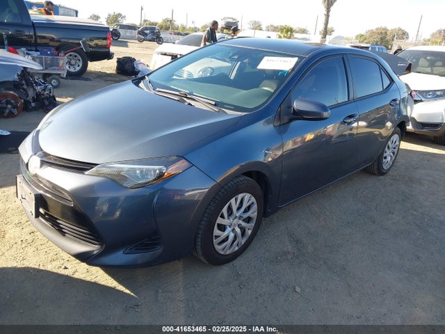 Toyota COROLLA LE 2018 5YFBURHE8JP791127 Image 2