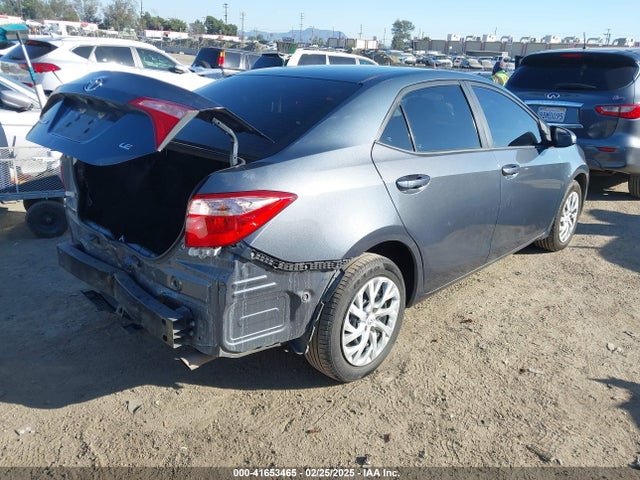 Toyota COROLLA LE 2018 5YFBURHE8JP791127 Image 4