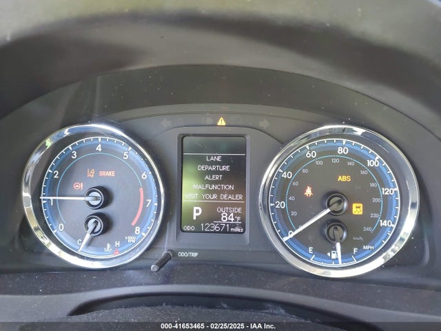 Toyota COROLLA LE 2018 5YFBURHE8JP791127 Image 7