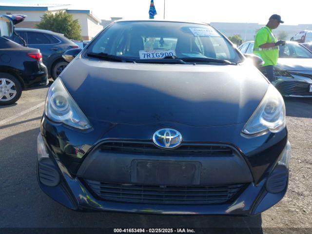 JTDKDTB3XG1116042 Toyota Prius C One