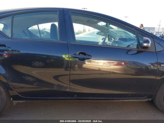 JTDKDTB3XG1116042 Toyota Prius C One